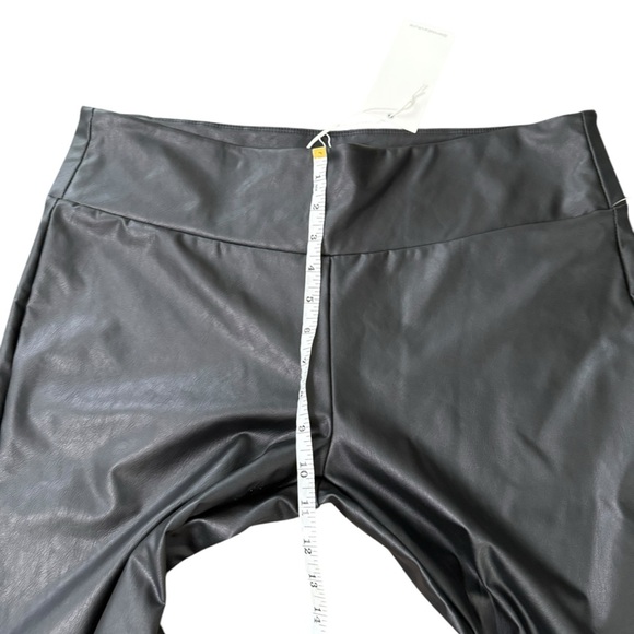 Kendall & Kylie Women's High Rise Faux Leather Pants XL - Picture 6 of 10